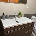 Ikigai - 6p Modern With Parking & Swimming Pool Apartament